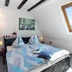 Vierheller Apartment