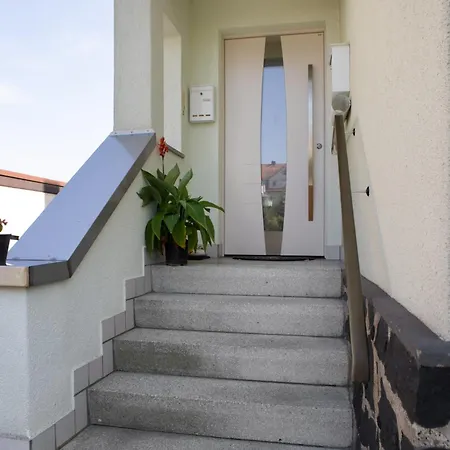 Vierheller Apartment